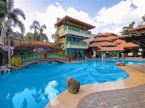 amaro resort entrance fee